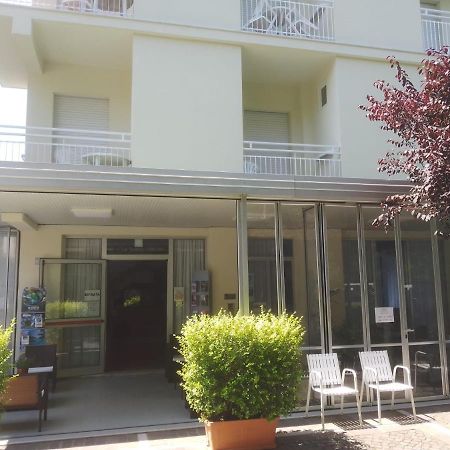 מיסאנו אדריאטיקו B&B - Meuble' - Hotel " Cordiale " מראה חיצוני תמונה