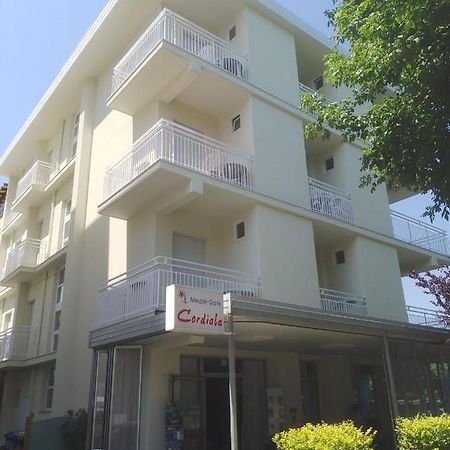 מיסאנו אדריאטיקו B&B - Meuble' - Hotel " Cordiale " מראה חיצוני תמונה