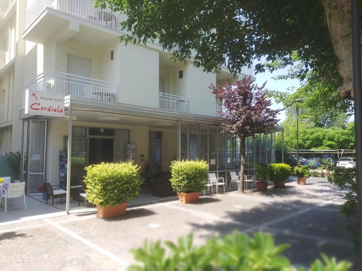 מיסאנו אדריאטיקו B&B - Meuble' - Hotel " Cordiale " מראה חיצוני תמונה