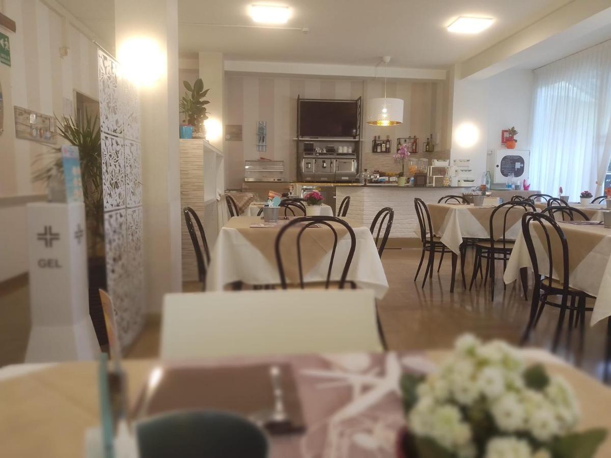 מיסאנו אדריאטיקו B&B - Meuble' - Hotel " Cordiale " מראה חיצוני תמונה
