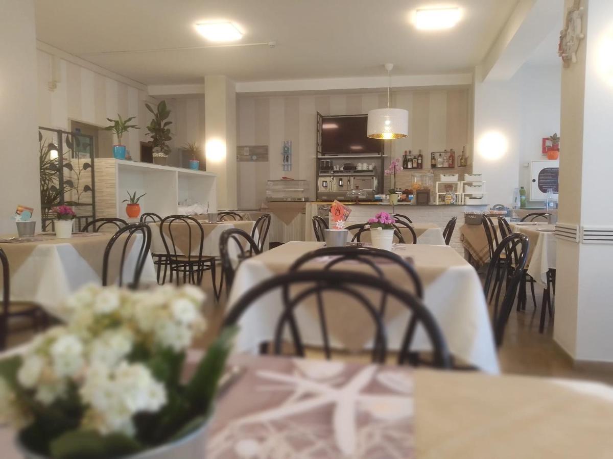 מיסאנו אדריאטיקו B&B - Meuble' - Hotel " Cordiale " מראה חיצוני תמונה
