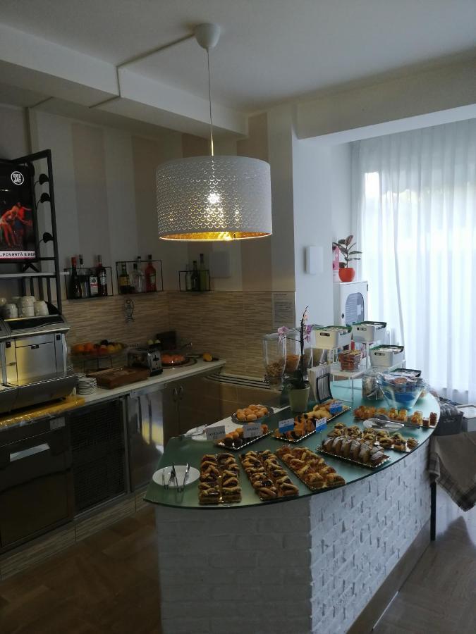 מיסאנו אדריאטיקו B&B - Meuble' - Hotel " Cordiale " מראה חיצוני תמונה
