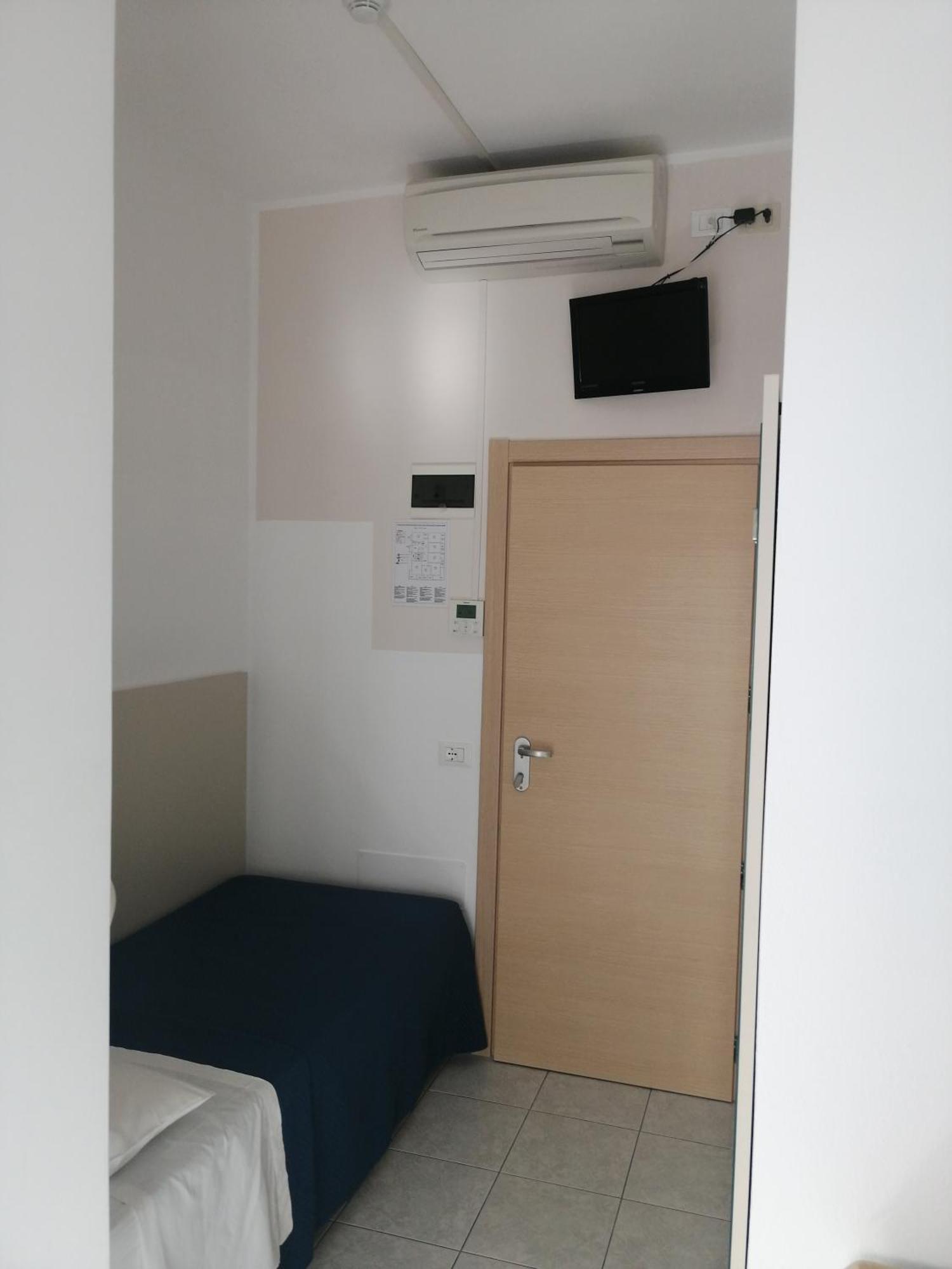 מיסאנו אדריאטיקו B&B - Meuble' - Hotel " Cordiale " מראה חיצוני תמונה