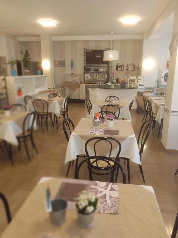 מיסאנו אדריאטיקו B&B - Meuble' - Hotel " Cordiale " מראה חיצוני תמונה
