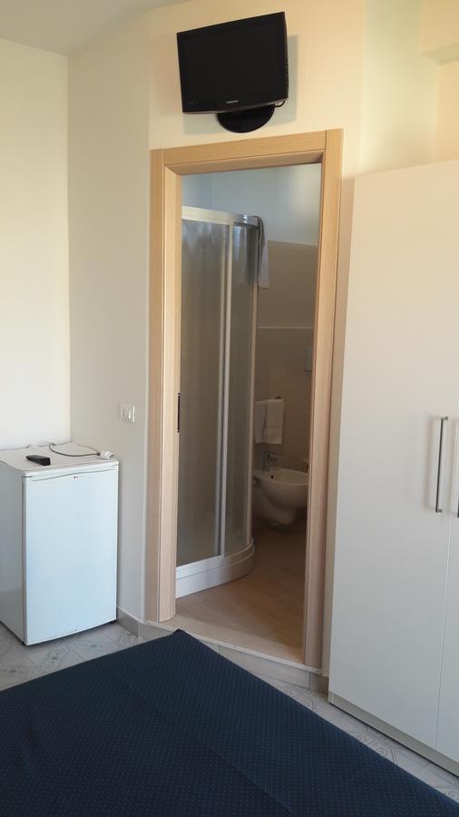 מיסאנו אדריאטיקו B&B - Meuble' - Hotel " Cordiale " מראה חיצוני תמונה
