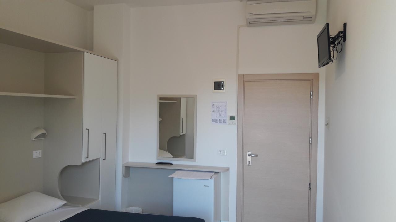 מיסאנו אדריאטיקו B&B - Meuble' - Hotel " Cordiale " מראה חיצוני תמונה
