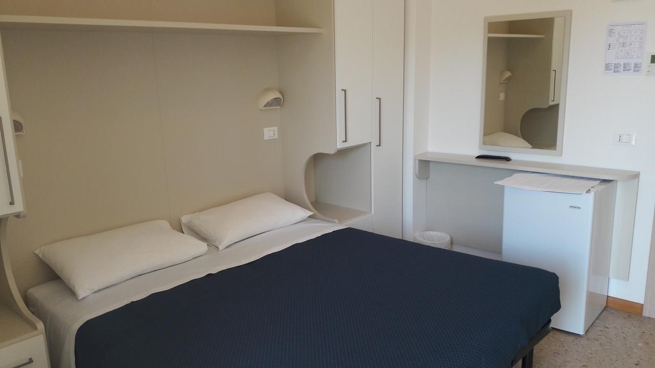 מיסאנו אדריאטיקו B&B - Meuble' - Hotel " Cordiale " מראה חיצוני תמונה