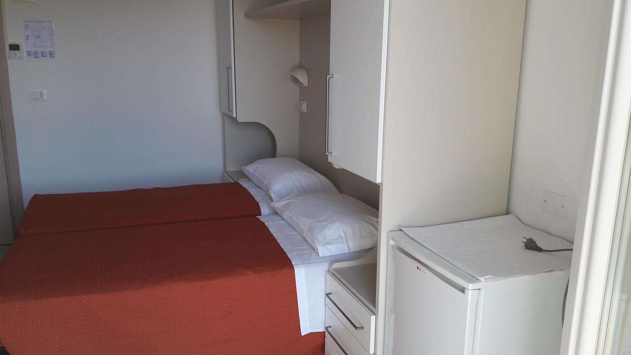 מיסאנו אדריאטיקו B&B - Meuble' - Hotel " Cordiale " מראה חיצוני תמונה