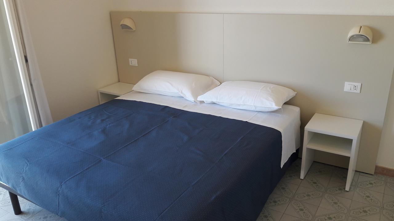 מיסאנו אדריאטיקו B&B - Meuble' - Hotel " Cordiale " מראה חיצוני תמונה