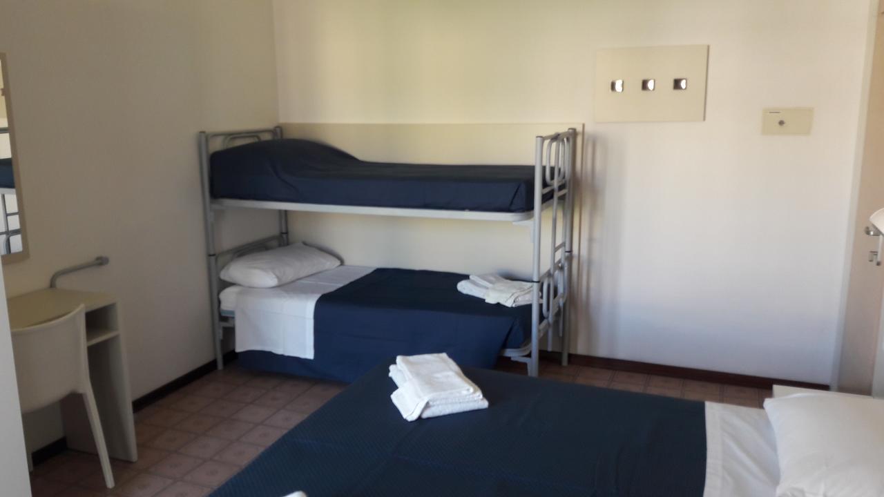 מיסאנו אדריאטיקו B&B - Meuble' - Hotel " Cordiale " מראה חיצוני תמונה