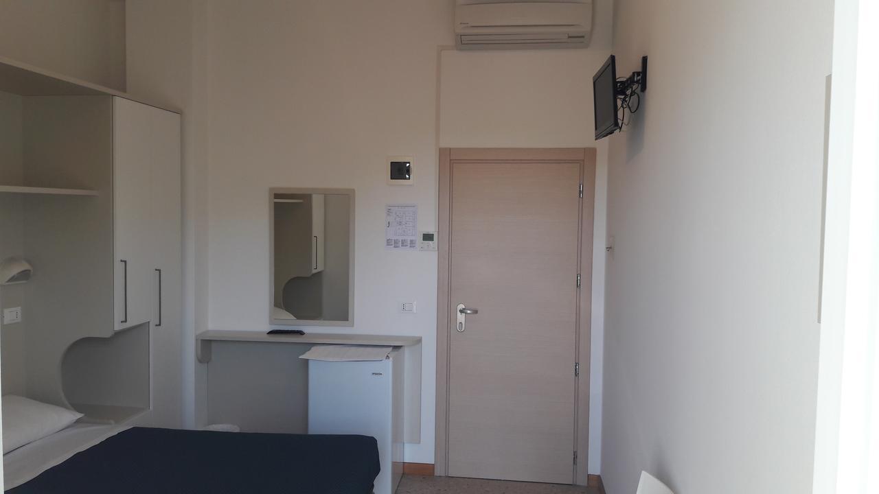 מיסאנו אדריאטיקו B&B - Meuble' - Hotel " Cordiale " מראה חיצוני תמונה