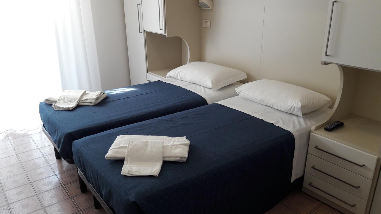 מיסאנו אדריאטיקו B&B - Meuble' - Hotel " Cordiale " מראה חיצוני תמונה