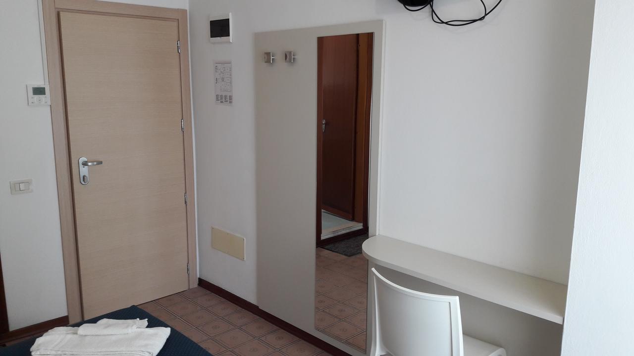 מיסאנו אדריאטיקו B&B - Meuble' - Hotel " Cordiale " מראה חיצוני תמונה